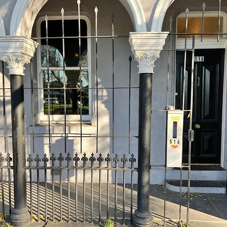 Victorian Terrace In The Heart Of It All! Melbourne Exterior photo